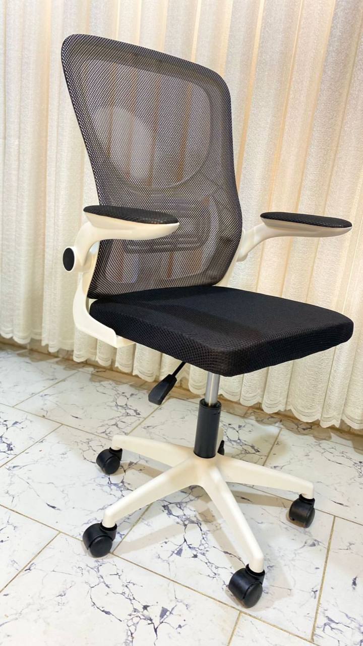 کورسی بۆ مێزی خوێندن و خەیاتی